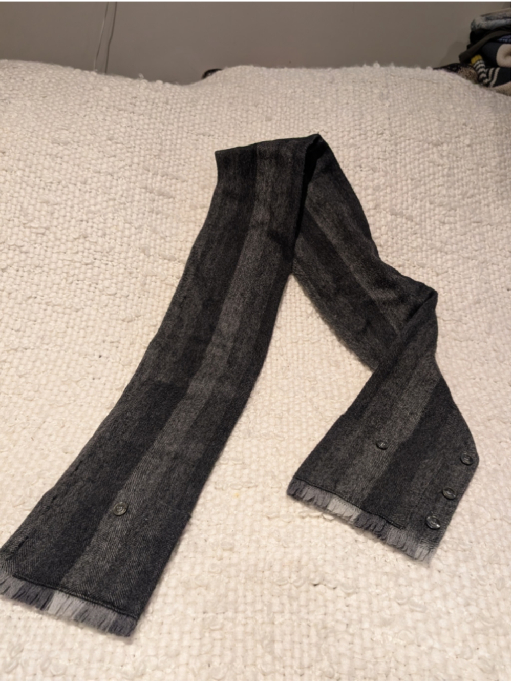 652-Women's Forsyth Scardigan Pure Wool Scarf One Size Grey Black